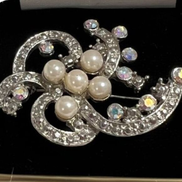 1960's Vintage Simulated Pearl and Australian Aurora‎ Borealis Stones Brooch Pin - Picture 7 of 10